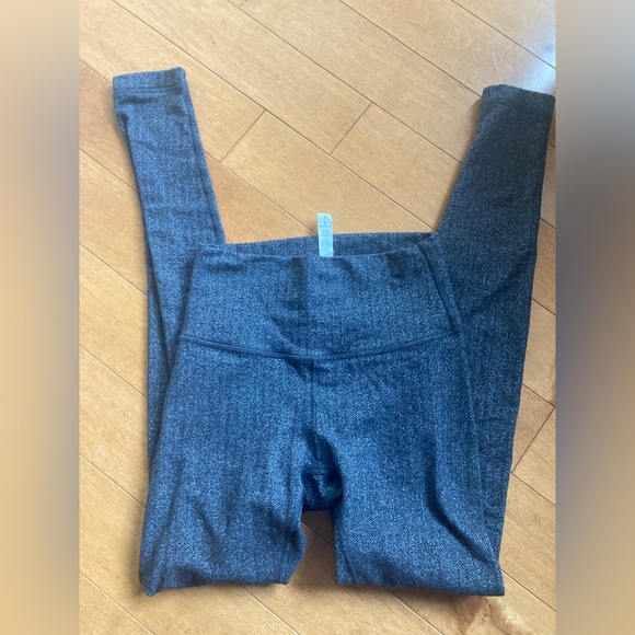 Lulu lemon leggings - Picture 4 of 4